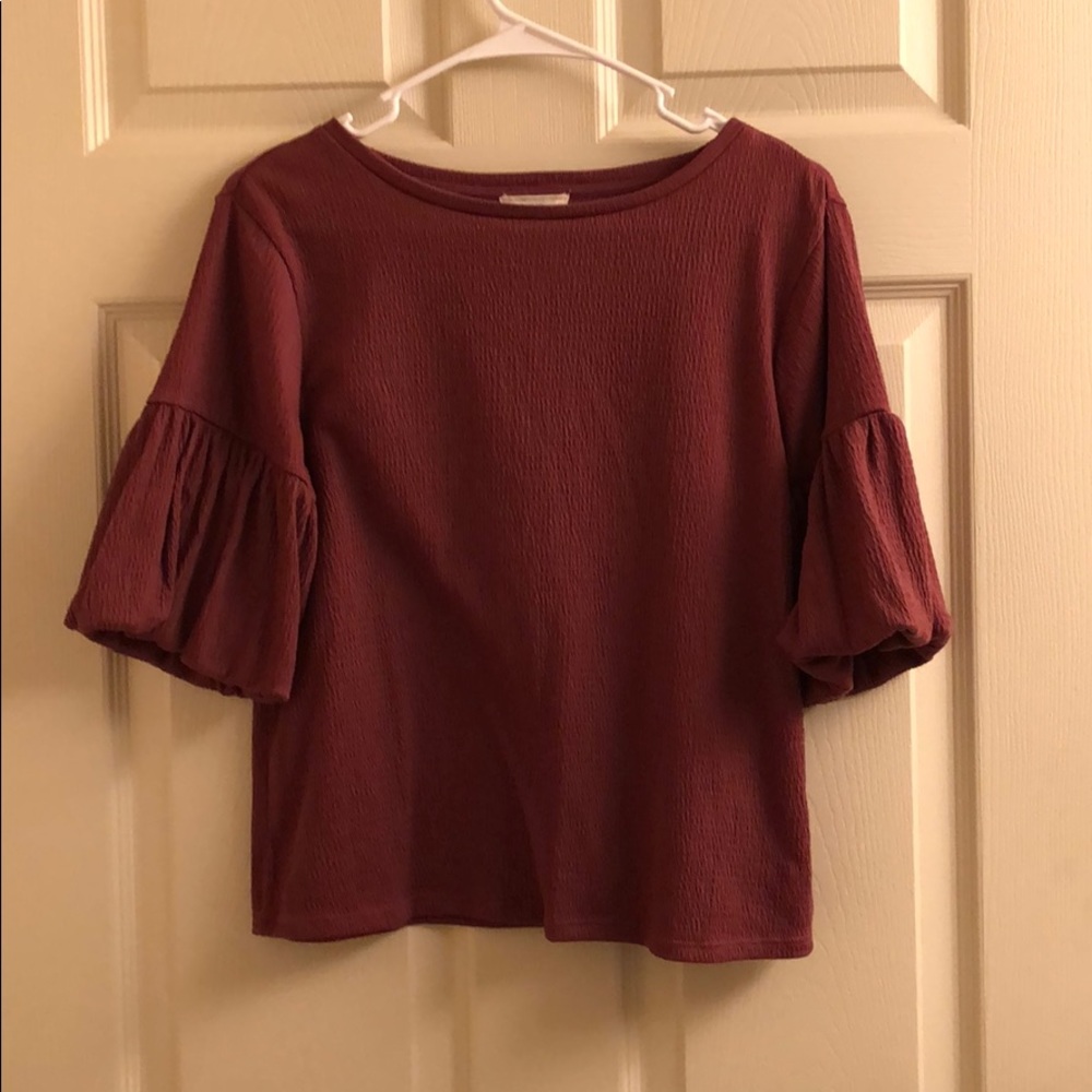 Bell-cap sleeved top